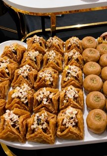 Pistachio Balushahi